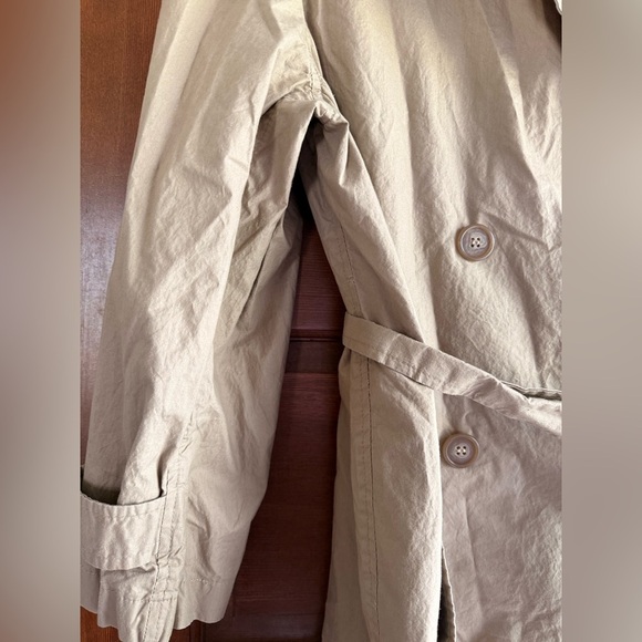 Vintage Saks Fifth Avenue Tan Trench Coat with Belted Waist - Picture 3 of 9